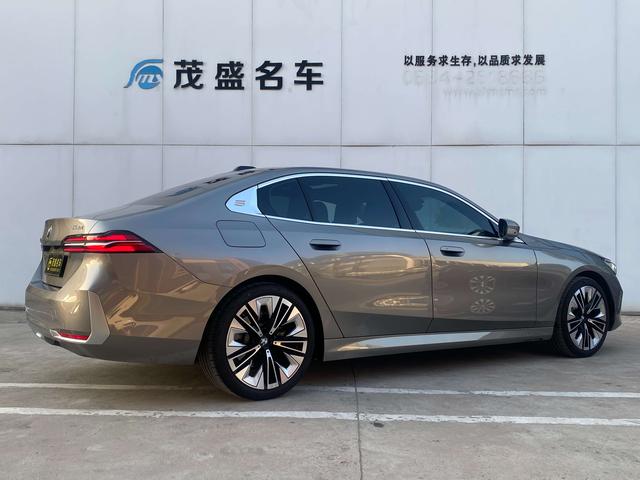 BMW 5 серии 2024 thumb 7