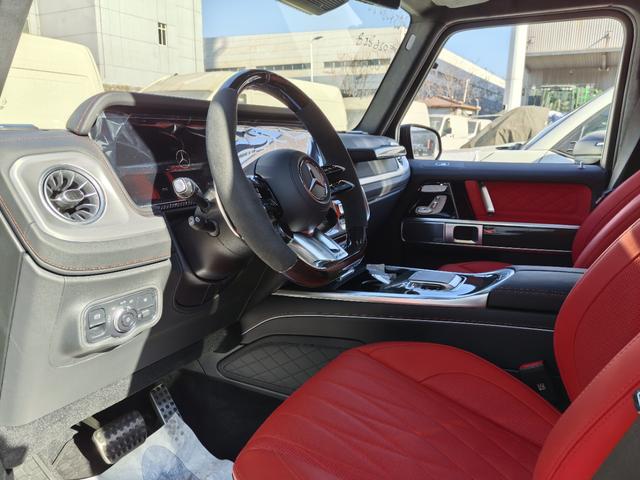 Mercedes-Benz G-Class 2025 thumb 2