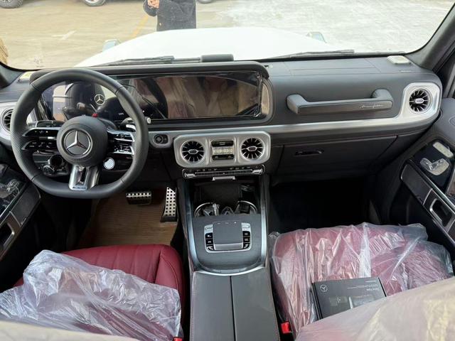 Mercedes-Benz G-Class 2025 thumb 2