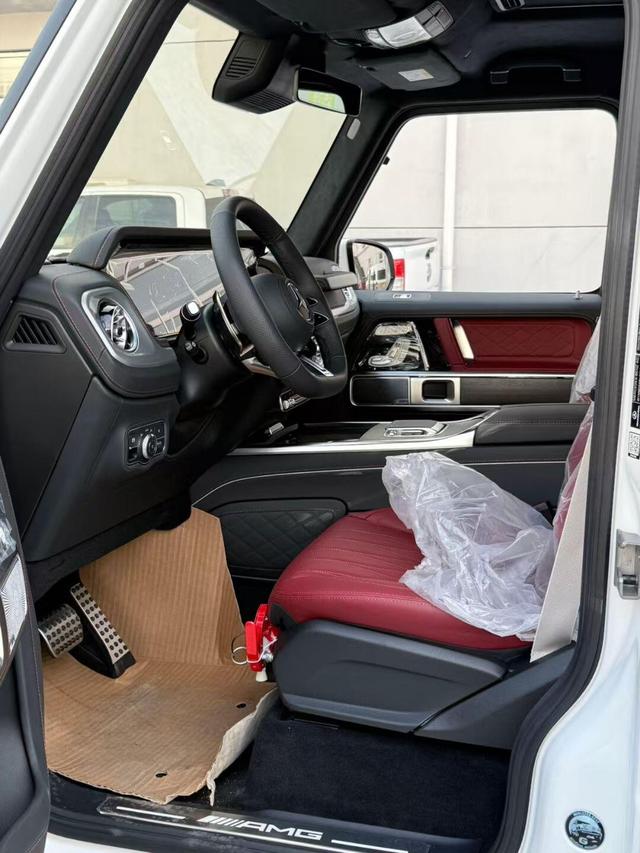 Mercedes-Benz G-Class 2025 thumb 4