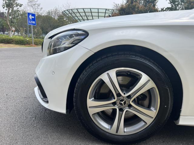 Mercedes-Benz C-Class 2019 thumb 3