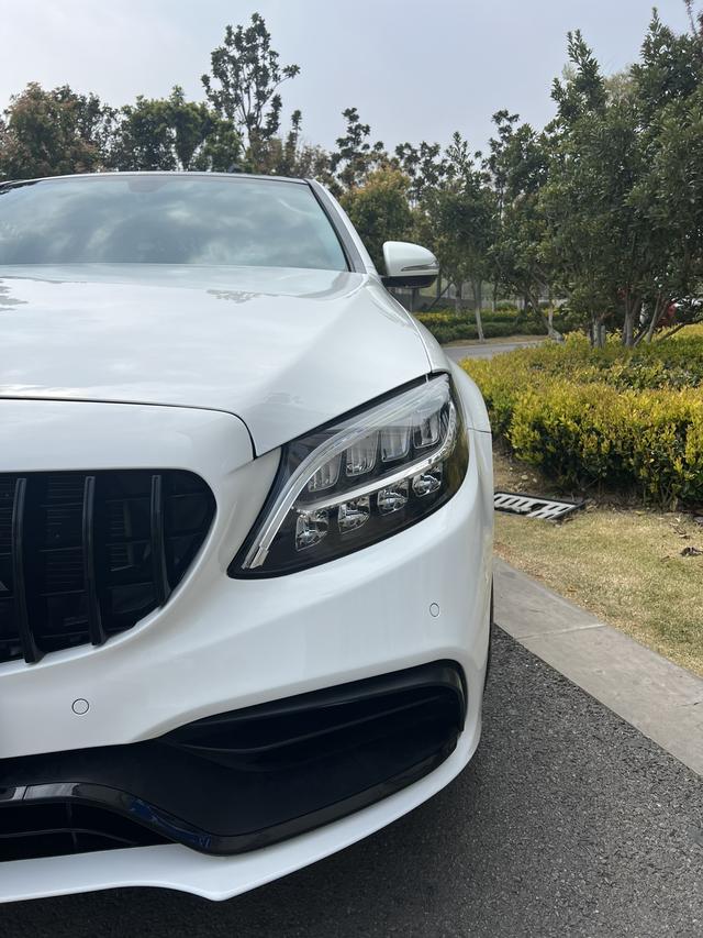Mercedes-Benz C-Class 2019 thumb 4
