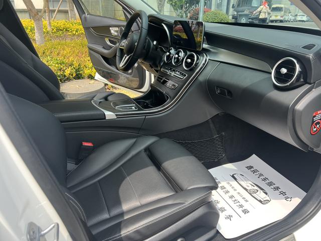 Mercedes-Benz C-Class 2019 thumb 9