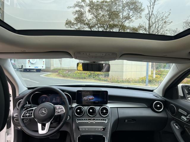 Mercedes-Benz C-Class 2019 thumb 12