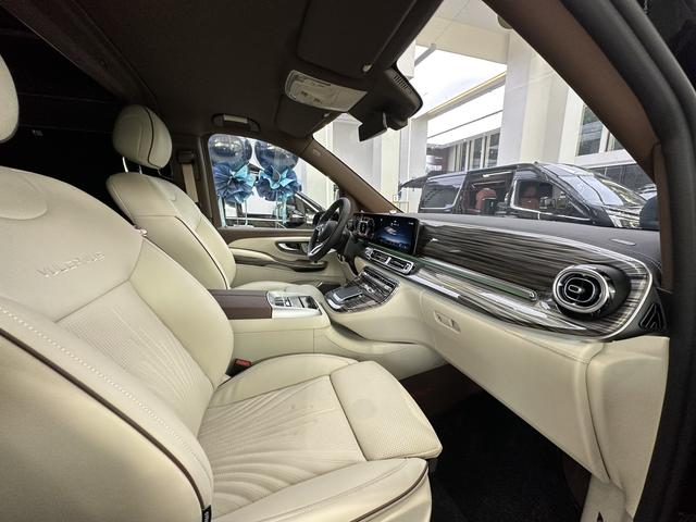 Mercedes-Benz V-Класс 2024 thumb 6
