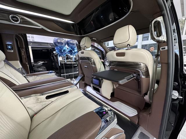 Mercedes-Benz V-Класс 2024 thumb 8