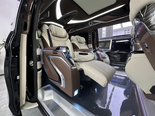 Mercedes-Benz V-Класс 2024 thumb 9
