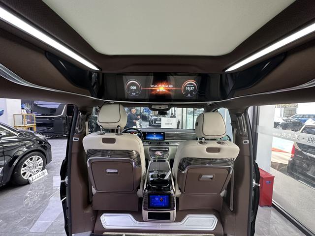 Mercedes-Benz V-Класс 2024 thumb 11