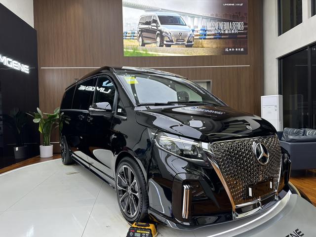 Mercedes-Benz V-Класс 2024 thumb 2