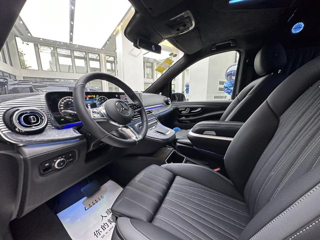 Mercedes-Benz V-Класс 2024 thumb 5