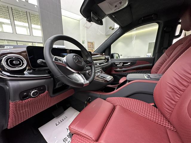 Mercedes-Benz V-Класс 2024 thumb 4
