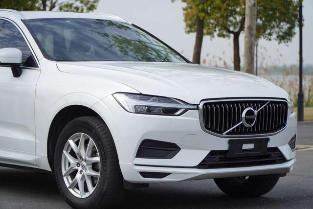 Volvo XC60 2019 thumb 5