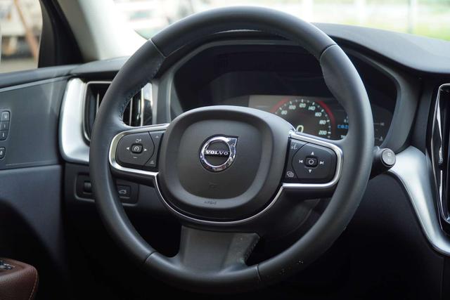 Volvo XC60 2019 thumb 11