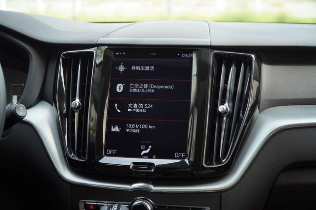 Volvo XC60 2019 thumb 12