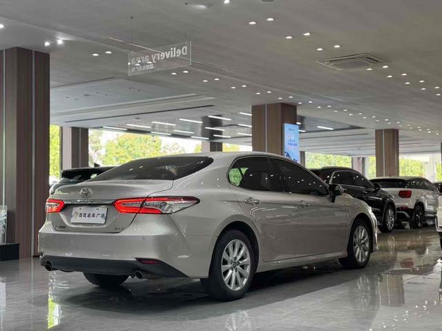 Toyota Camry 2019 thumb 3