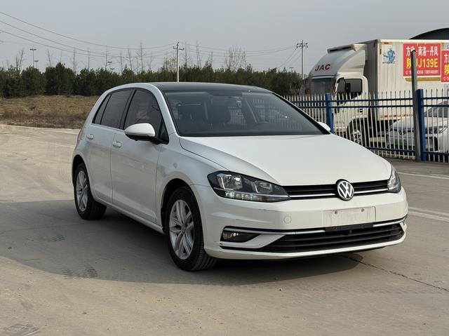 Volkswagen Golf 2018 thumb 2