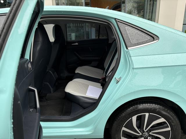 Volkswagen Lavida XR 2023 thumb 4