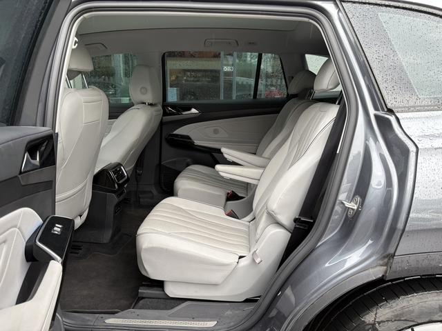 Volkswagen ID.6 2023 thumb 6