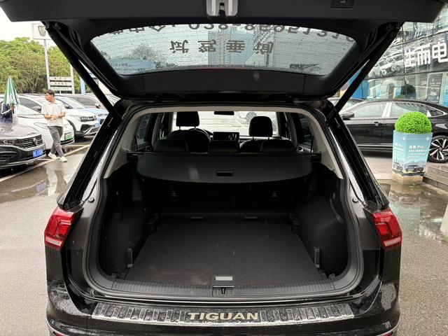 Volkswagen Tiguan L 2023 thumb 10