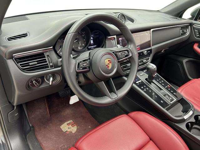 Porsche Macan 2023 thumb 8