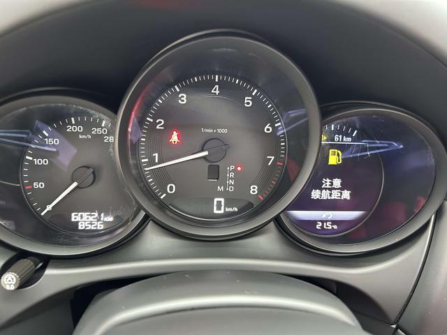 Porsche Macan 2023 thumb 9