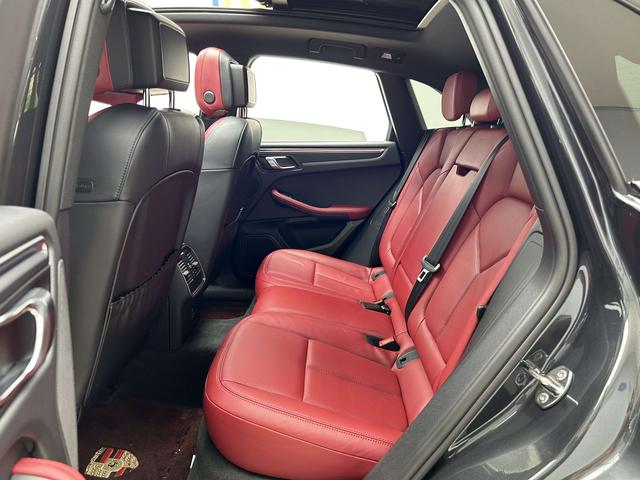 Porsche Macan 2023 thumb 11