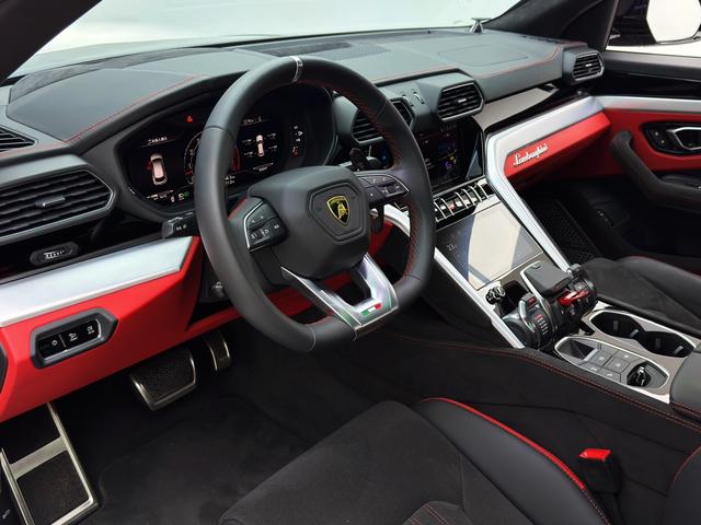 Lamborghini Urus 2023 thumb 7