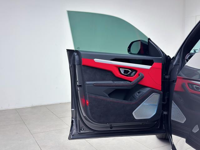 Lamborghini Urus 2023 thumb 9