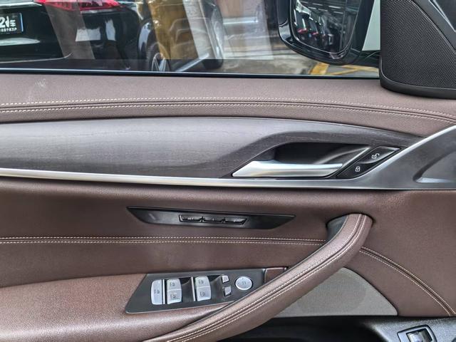 BMW 5 серии 2021 thumb 11