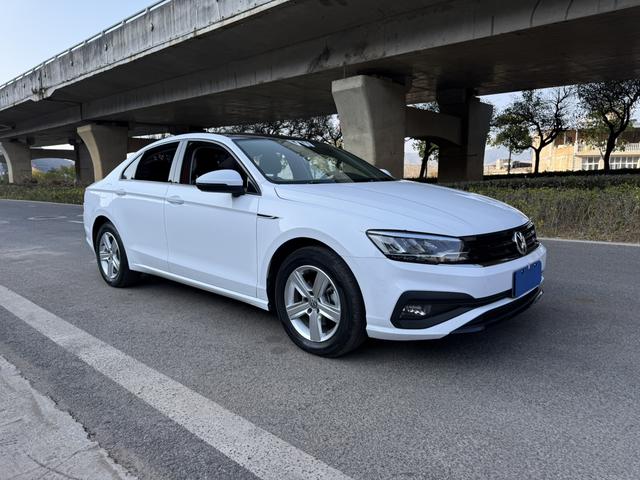 Volkswagen Lamando 2021 thumb 2