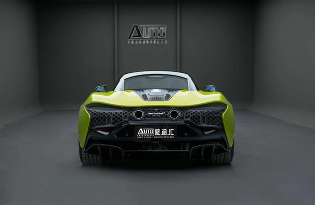 McLaren Artura 2023 thumb 2