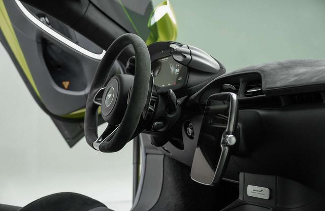 McLaren Artura 2023 thumb 5