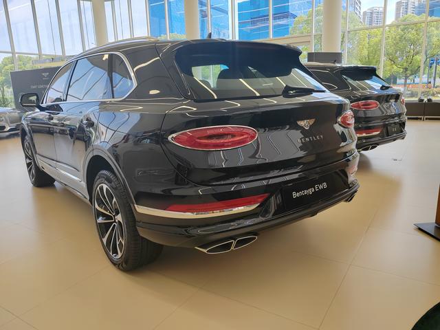 Bentley Bentayga 2024 thumb 3