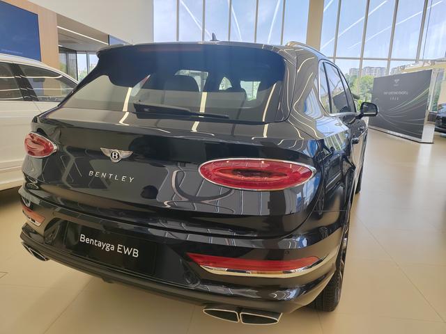 Bentley Bentayga 2024 thumb 4