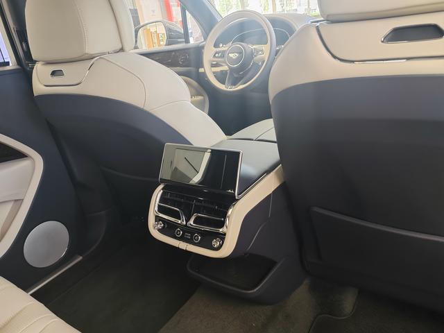 Bentley Bentayga 2024 thumb 8