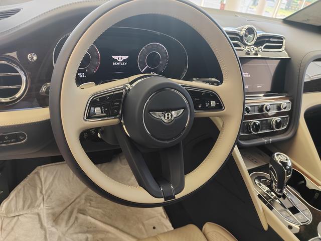 Bentley Bentayga 2024 thumb 9