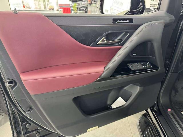 Lexus LX 2025 thumb 7