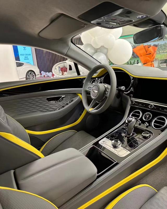 Bentley PHEV 2025 thumb 9
