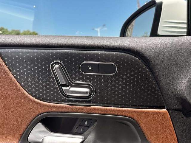 Mercedes-Benz GLB 2024 thumb 11