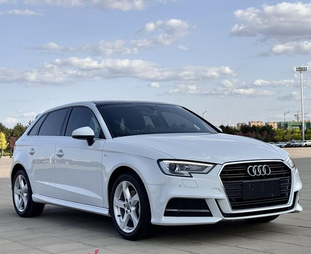 Audi A3 2018 thumb 2