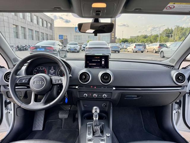 Audi A3 2018 thumb 11