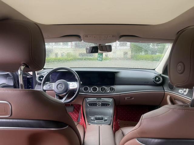 Mercedes-Benz E-Class 2019 thumb 9