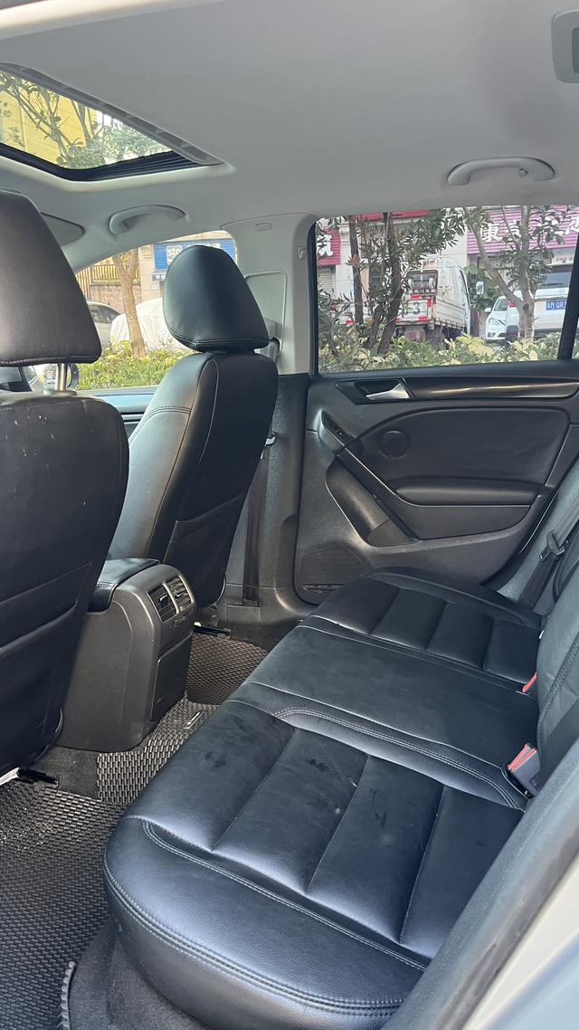 Volkswagen Golf 2012 thumb 4