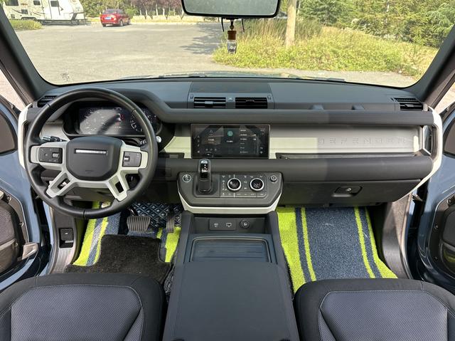 Land Rover Defender 2020 thumb 6