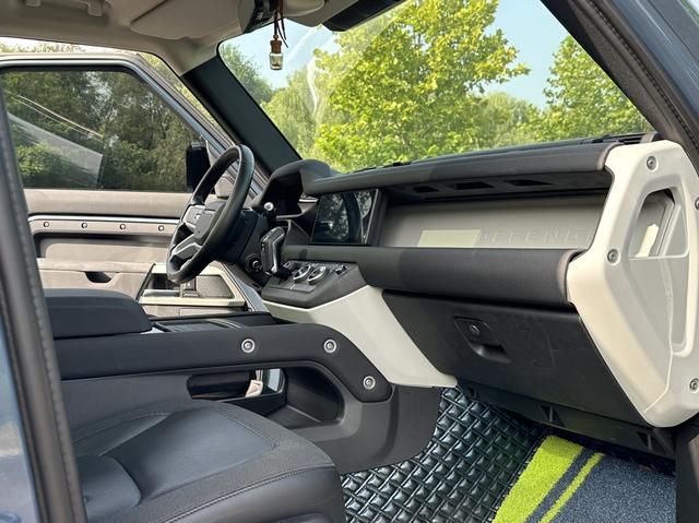 Land Rover Defender 2020 thumb 7