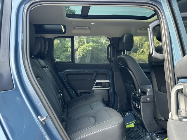 Land Rover Defender 2020 thumb 9