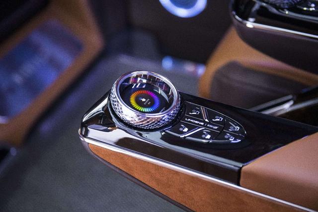 Mercedes-Benz V-Класс 2024 thumb 4