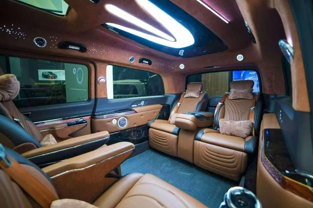 Mercedes-Benz V-Класс 2024 thumb 6
