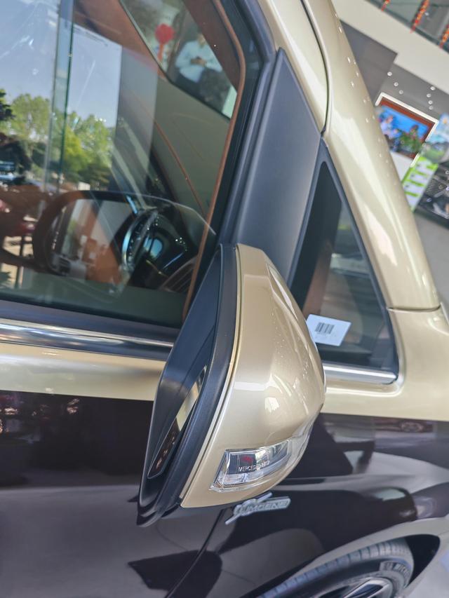Mercedes-Benz V-Класс 2024 thumb 11
