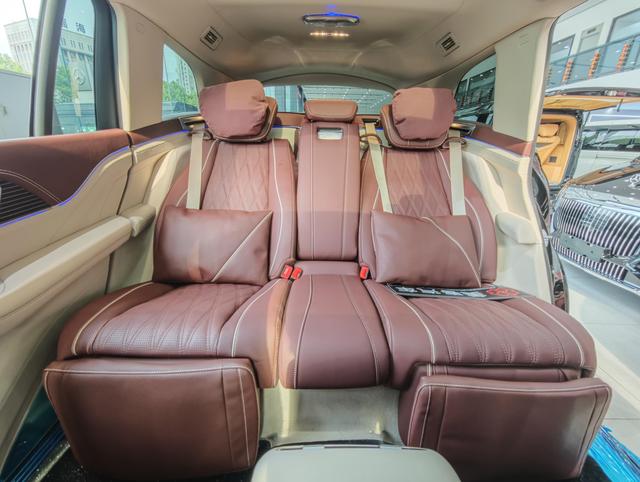 Mercedes-Benz GLS 2025 thumb 4